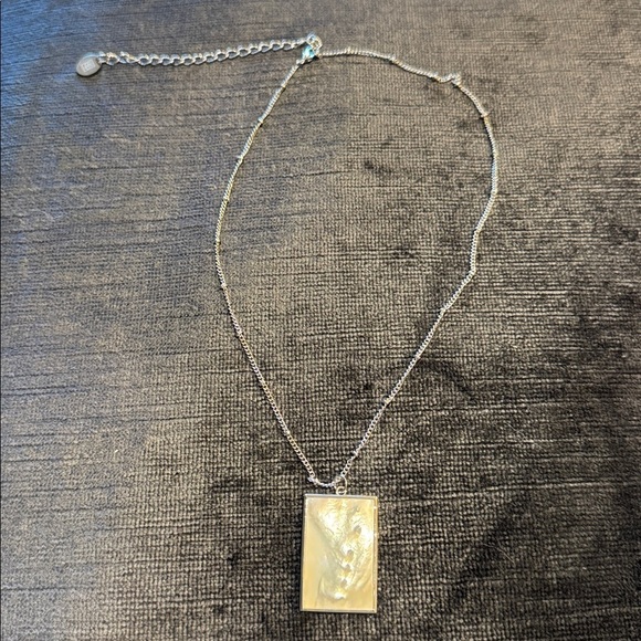 BB Lila Jewelry - BB Lila Silver Necklace | Mother of Pearl Pendant | NWOT